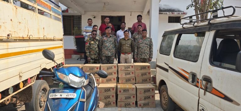 Dantewada Police Liquor Seized : पुलिस ने जप्त की 3 लाख की अवैध अंग्रेजी शराब; पिकअप और ईको वाहन में भरकर लाई जा रही थी खेप