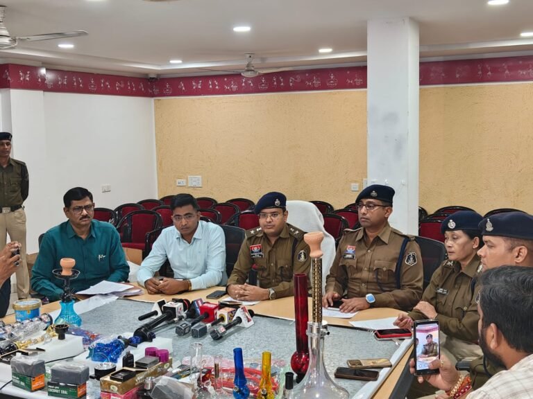 Raipur Police Raid : पुणे से आता था माल, रायपुर में होती थी सप्लाई: पुलिस रेड में मैनेजर गिरफ्तार, मुख्य आरोपी फरार