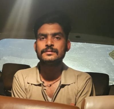 Himachal Sharma Gwalior Fraud : सब-इंस्पेक्टर की वर्दी पहनकर करोड़ों की ठगी करने वाला शातिर हिमाचल शर्मा गिरफ्तार; जयपुर से दबोचा गया