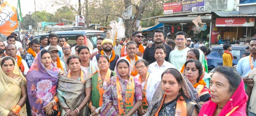 BJP Mandal Gharghoda News : घरघोड़ा में भाजपा का शक्ति प्रदर्शन: नवनियुक्त पदाधिकारियों के सम्मान में उमड़ा जनसैलाब, ढोल-नगाड़ों के साथ निकली आभार रैली