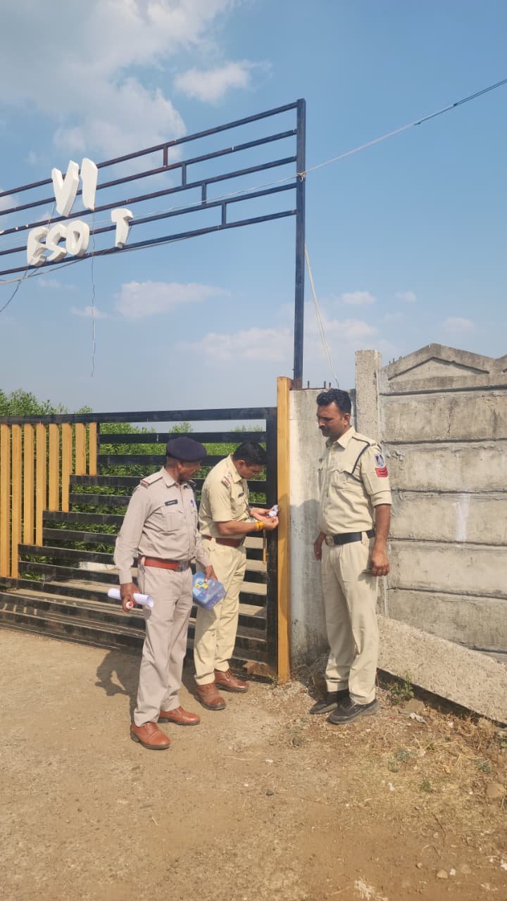 Indore Rural Police Action : इंदौर में नियमों की धज्जियाँ उड़ाने वाले रिसोर्ट पर गाज: बाडगोंदा पुलिस ने वेंकटेश रिसोर्ट को किया सील