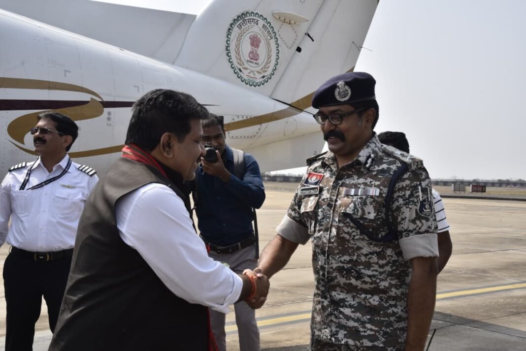 Vijay Sharma Bastar Visit : उप मुख्यमंत्री विजय शर्मा का एक दिवसीय बस्तर प्रवास; एयरपोर्ट पर हुआ आत्मीय स्वागत, किसानों को बाटेंगे सम्मान राशि