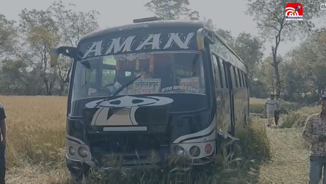 M.P News : बड़वानी-खंडवा हाईवे पर बड़ा हादसा, स्टेयरिंग फेल होने से बस खेत में उतरी
