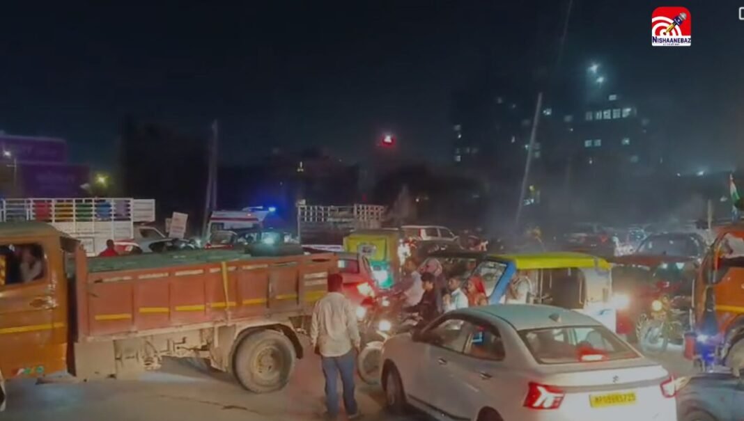 इंदौर में बारात के आगे थमी एम्बुलेंस! VIP रोड पर जाम से मरीज की जान पर बनी आफत