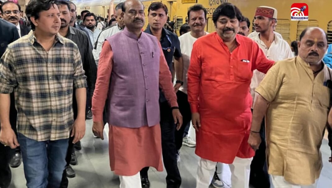 M.P News : लोकसभा अध्यक्ष ओम बिरला पहुंचे इंदौर, कार्यकर्ताओं ने किया गर्मजोशी से स्वागत
