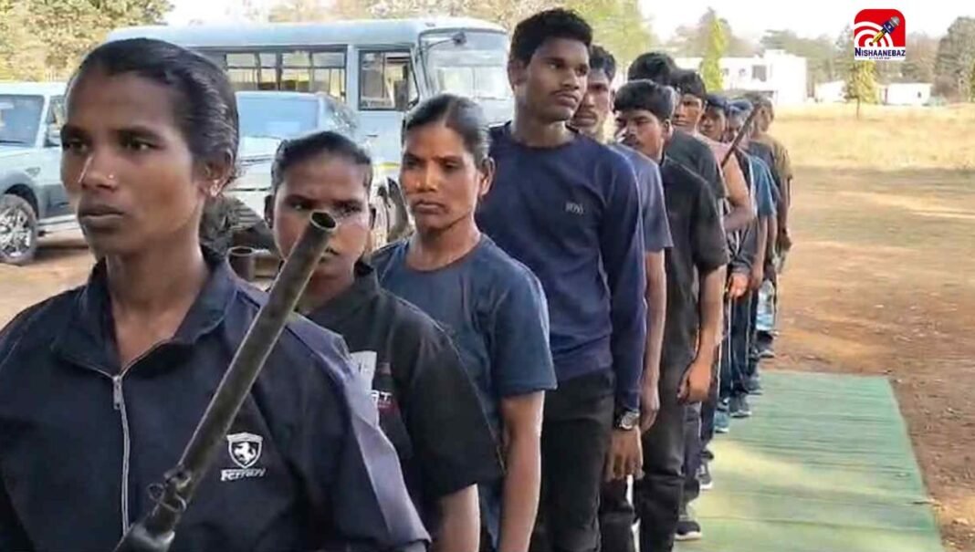 छत्तीसगढ़ : गृह मंत्री शाह के दौरे से पहले बस्तर में बड़ी सफलता, 51 नक्सलियों ने किया सरेंडर