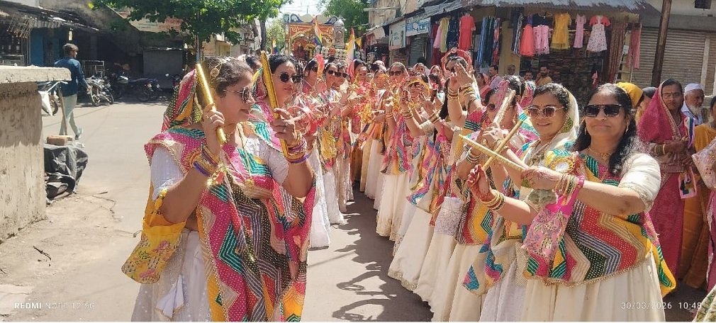Mahavir Jayanti : अकोदिया नगर में महावीर जयंती की धूम: गाजे-बाजे के साथ निकला भगवान महावीर का भव्य चल समारोह