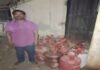 CG NEWS: रायपुर में अवैध गैस सिलेंडर भंडारण का खुलासा: 16 सिलेंडर जब्त, किराना कारोबारी गिरफ्तार CG NEWS