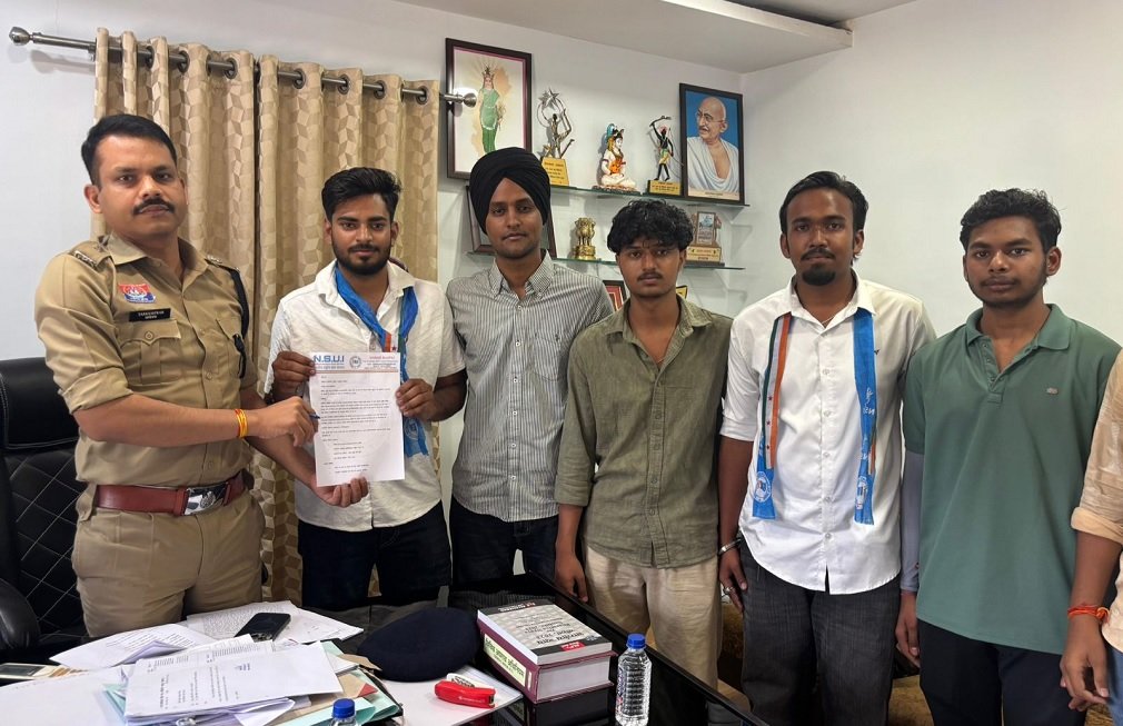 CG NEWS : रायपुर में नाइट क्लबों के शोर पर बवाल: एनएसयूआई ने पुलिस को सौंपा ज्ञापन, कार्रवाई की मांग