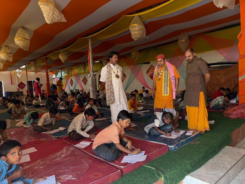 Bageshwar Dham : 1 अप्रैल से शुरू होगा गुरुकुलम का सत्र, 150 विद्यार्थियों ने दी प्रवेश परीक्षा, बागेश्वर धाम गुरुकुलम में प्रवेश परीक्षा से 50 विद्यार्थियों का होगा चयन