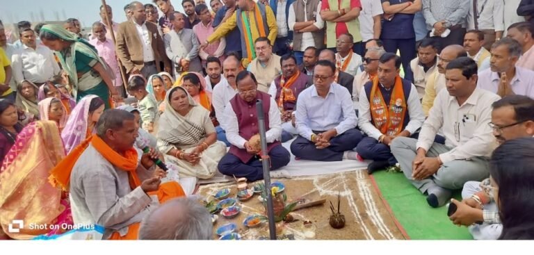 CG NEWS :सूरजपुर के धोंधा में कृषि मंत्री रामविचार नेताम ने कृषि महाविद्यालय का किया भूमि पूजन, प्रतापपुर विधानसभा क्षेत्र के लिए होली त्योहार पर बहुत बड़ा पल