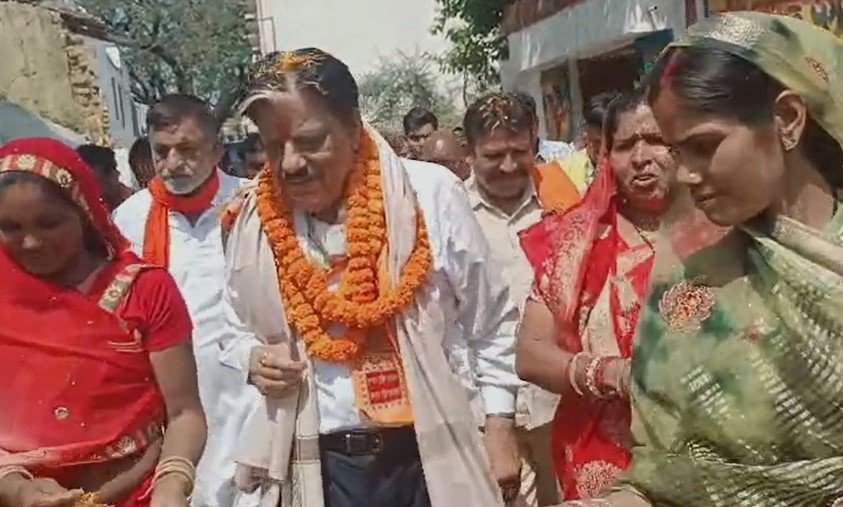 Kharora News : मुरा में जनउत्सव जैसा स्वागत, गणेश शंकर मिश्रा का ऐतिहासिक अभिनंदन