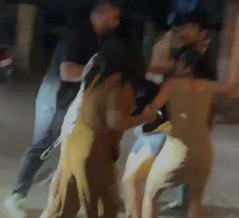 MP BREAKING : भोपाल में देर रात हाई वोल्टेज ड्रामा, क्लब के बाहर युवतियों में मारपीट, देखें वीडियो