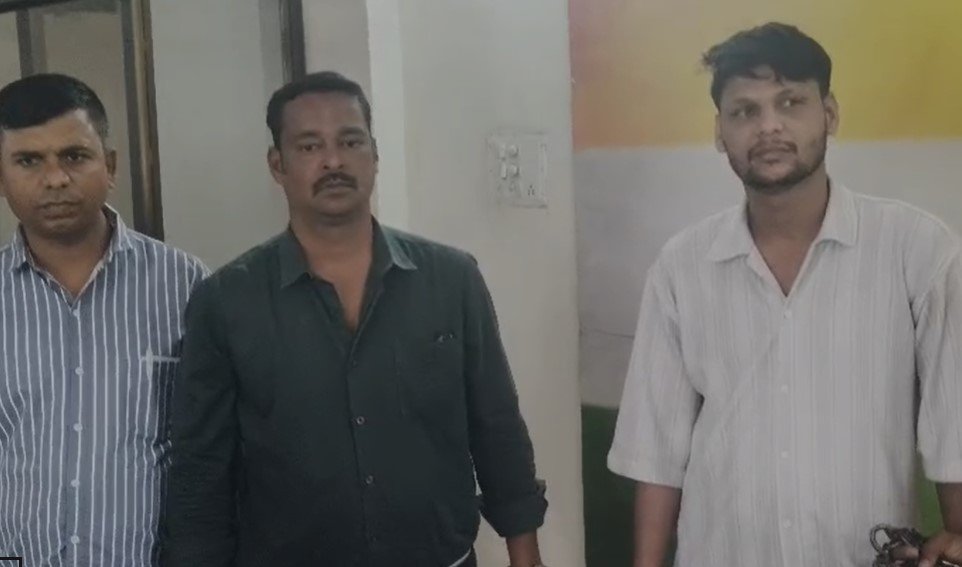 Raipur Crime : पिस्टल के साथ हिस्ट्रीशीटर मोहम्मद आमीर उर्फ बद्री गिरफ्तार