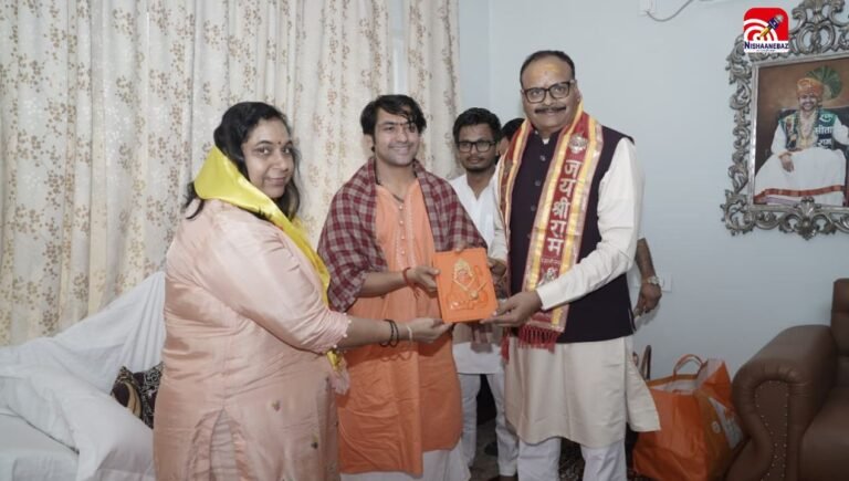 पत्नी संग बागेश्वर धाम पहुंचे U.P के डिप्टी CM ब्रजेश पाठक, बोले- उत्तर प्रदेश में फिर गूंजेगी बागेश्वर महाराज की कथा