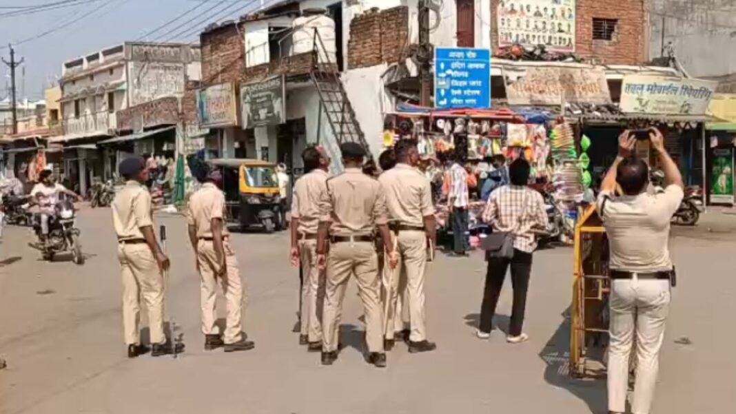 Raigarh Drone Police Patrol : किरोड़ीमल नगर में कोतरा रोड पुलिस की ‘ड्रोन पेट्रोलिंग’; आसमान से रखी जा रही संदिग्धों पर नजर, सुरक्षा व्यवस्था सख्त