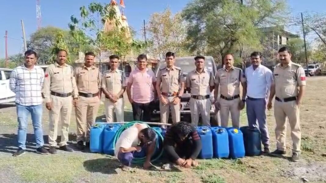 Salaslai Transformer Oil Arrest : ट्रांसफार्मर से तेल चुराने वाले गिरोह पर पुलिस का शिकंजा; दो आरोपी गिरफ्तार, 5 लाख की जायलो कार समेत माल जब्त