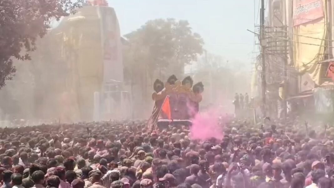 Indore Cleanliness Cultural Heritage : इंदौर: ऐतिहासिक ‘गेर’ का सफल आयोजन, कलेक्टर शिवम वर्मा ने शहरवासियों का जताया आभार