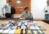Burhanpur Police Cyber Cell Success : बुरहानपुर पुलिस का ‘ऑपरेशन मोबाइल वापसी’: साइबर सेल ने 13 लाख रुपये के 70 गुम मोबाइल किए बरामद