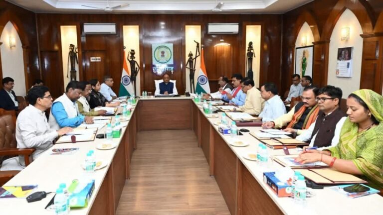 Chhattisgarh Cabinet Decisions : साय कैबिनेट के बड़े फैसले: छत्तीसगढ़ में ‘धर्म स्वातंत्र्य’ और ‘कड़ा परीक्षा कानून’ समेत कई विधेयकों को मंजूरी