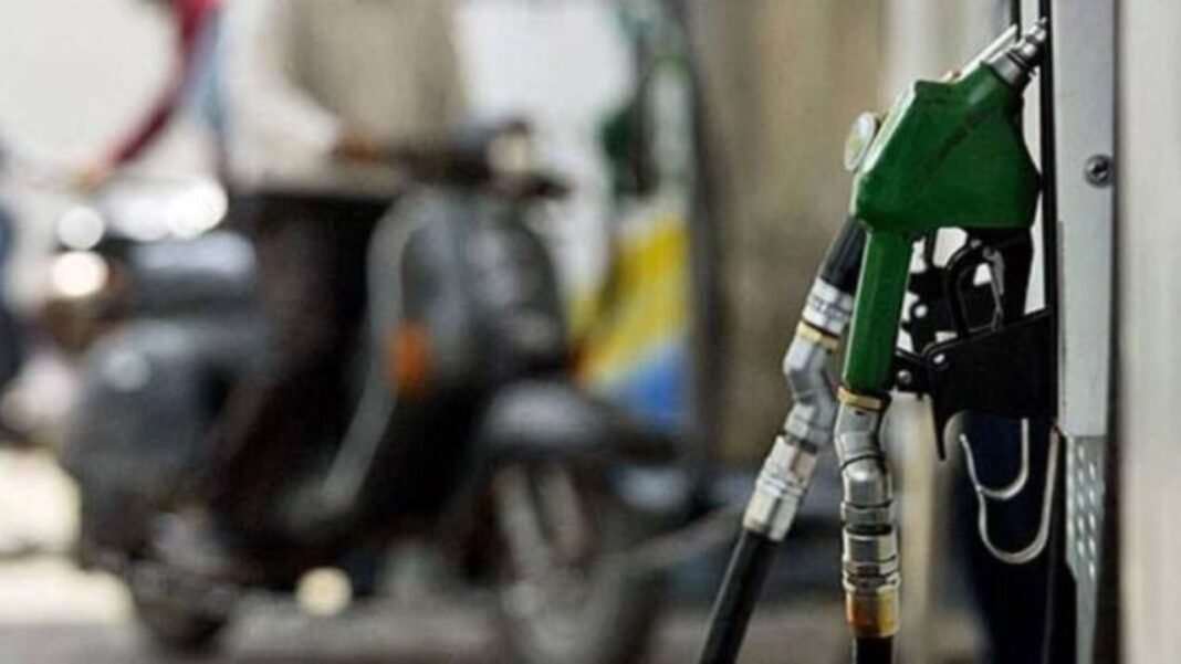 Petrol Diesel Excise Duty Cut : ईंधन संकट के बीच मोदी सरकार का बड़ा फैसला: पेट्रोल पर एक्साइज ड्यूटी ₹10 घटी, डीजल पर हुई ‘शून्य’; युद्ध के असर से बचाने की कवायद