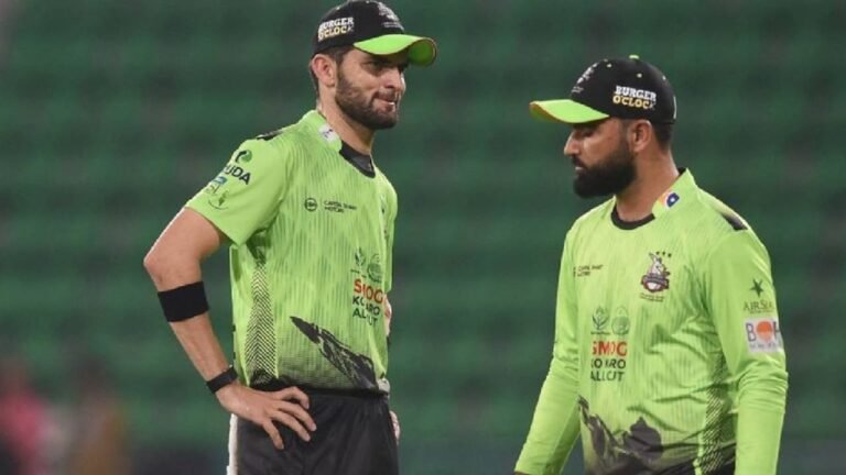 Shaheen Afridi Fined : PSL 2026 – कप्तान शाहीन अफरीदी पर फूटा ‘होटल कांड’ का बम, नियमों की धज्जियाँ उड़ाने पर लगा 10 लाख का जुर्माना