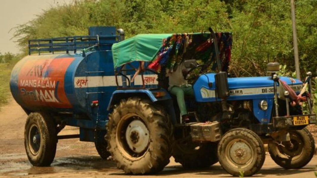 Gharghoda Nagar Panchayat : घरघोड़ा में भीषण गर्मी के बीच ‘संकटमोचक’ बना नगर पंचायत प्रशासन; CMO और अध्यक्ष ने संभाली कमान, युद्ध स्तर पर जारी है घर-घर जलापूर्ति