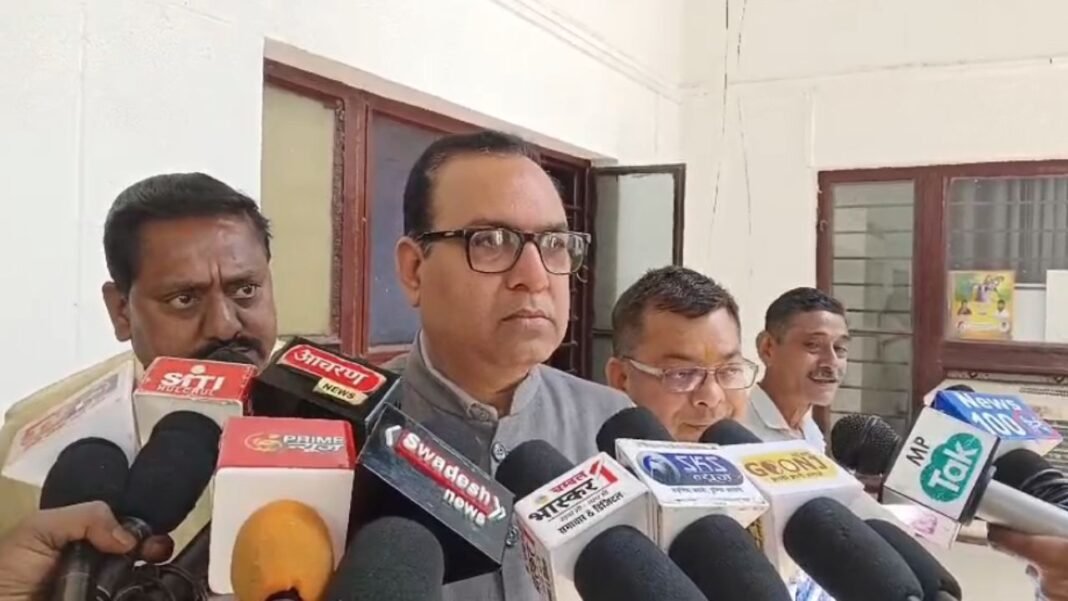 Rajesh Wadhwani Gwalior : ग्वालियर: भाजपा नेता और भारतीय सिंधु सभा के राष्ट्रीय अध्यक्ष को मिली जान से मारने की धमकी; फोन पर मांगा ‘टेरर टैक्स’