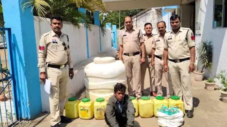 Operation Aghat Raigarh : रायगढ़ में ‘ऑपरेशन आघात’: पुलिस ने अवैध शराब के ठिकानों पर बोला धावा; दूसरे दिन 919 लीटर शराब जब्त, 35 आबकारी प्रकरण दर्ज