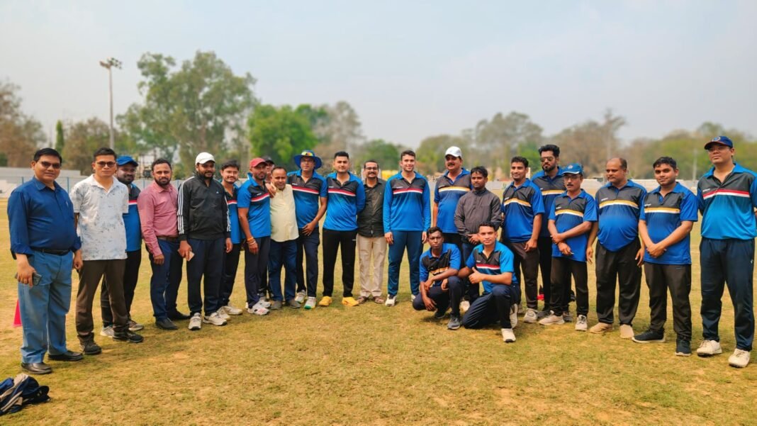 Collector 11 vs SDM 11 Gharghoda : कलेक्टर-11 ने जीता सांसें रोक देने वाला मुकाबला; धर्मेंद्र के शतक और मयंक की रणनीति से पस्त हुई घरघोड़ा की टीम