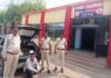 Illegal Scrap Seized : कार में अवैध स्क्रैप ले जाते आरोपी को खरसिया पुलिस ने दबोचा, गवाहों को धमकाने पर अलग से केस