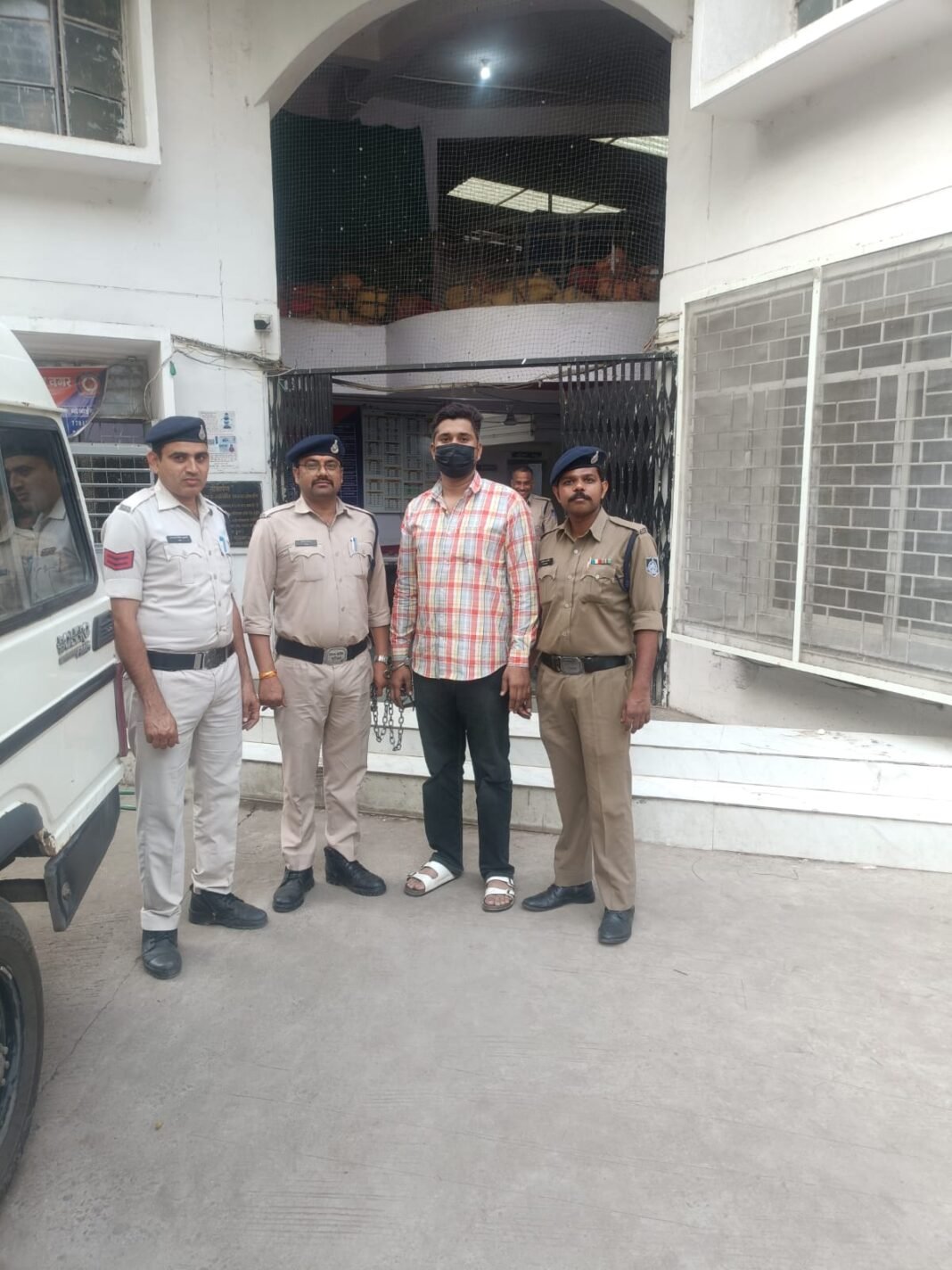 Bhopal Police NSA Action : भोपाल: गौ-मांस तस्करी के आरोपी ‘असलम चमड़े’ पर लगा NSA; जमानत मिलते ही पुलिस का बड़ा एक्शन