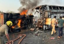 आंध्र प्रदेश में भीषण बस हादसा! यात्रियों से भरी बस की टिपर लॉरी से टक्कर, 13 लोग जले जिंदा, कई घायल, Video