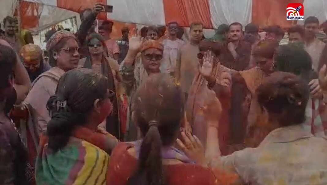 M.P News : ड्यूटी के बाद रंगों में डूबी ग्वालियर पुलिस, पुलिस लाइन में मनाया होली उत्सव