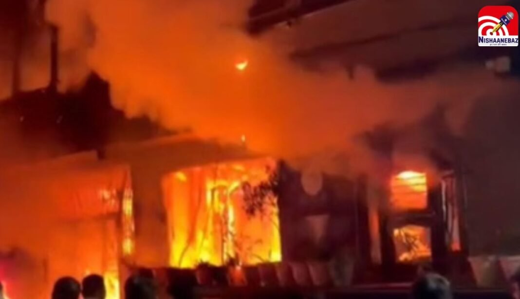 Indore Fire Tragedy : इंदौर- इलेक्ट्रिक कार में आग से मचा कहर! 3 मंजिला मकान जला, अब तक 8 लोगों की जिंदा जलकर मौत
