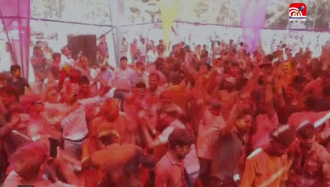 M.P News : भोपाल पुलिस ने पुलिस ग्राउंड में खेली रंगों की होली, ड्यूटी के बाद दिखा उत्साह