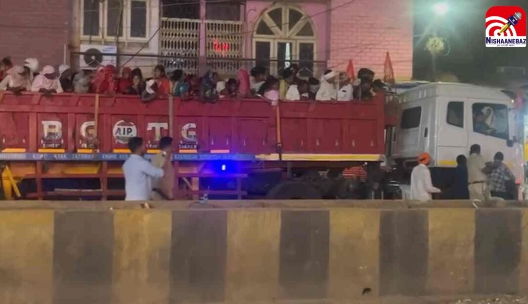 अजब गजब! रायपुर- बेलगाम ट्रेलर में 200 लोग ठूंसकर ले जा रहा था चालक, सड़क सुरक्षा की खुली धज्जियां, टला बड़ा हादसा