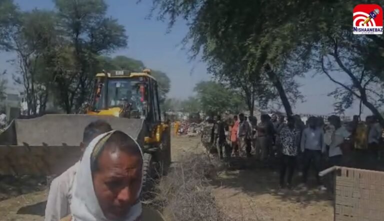 M.P News : रीवा में दुआरी तालाब से अतिक्रमण हटाने की बड़ी कार्रवाई, 23 अवैध निर्माण ढहाए