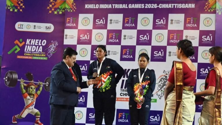 Khelo India Tribal Games 2026 : खेलो इंडिया ट्राइबल गेम्स 2026: निकिता ने फहराया छत्तीसगढ़ का परचम; वेटलिफ्टिंग में जीता पहला ‘गोल्ड’, 160 किलो वजन उठाकर रचा इतिहास