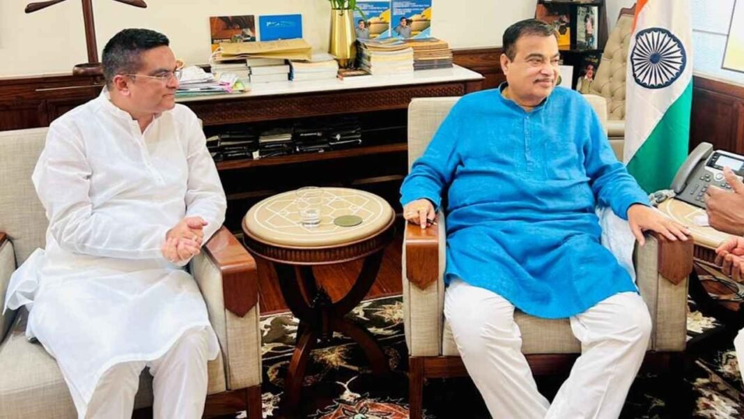 CG News: विधायक रिकेश सेन ने गडकरी से की मुलाकात, रायपुर-नागपुर हाईवे पर फ्लाईओवर की मांग**