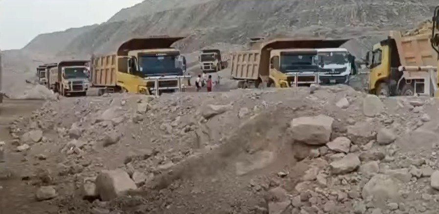 Mp_Singrauli News: अजंता राधा कंपनी में भर्ती को लेकर बवाल, विस्थापित युवाओं ने लगाया दलालों के जरिए नौकरी देने का आरोप