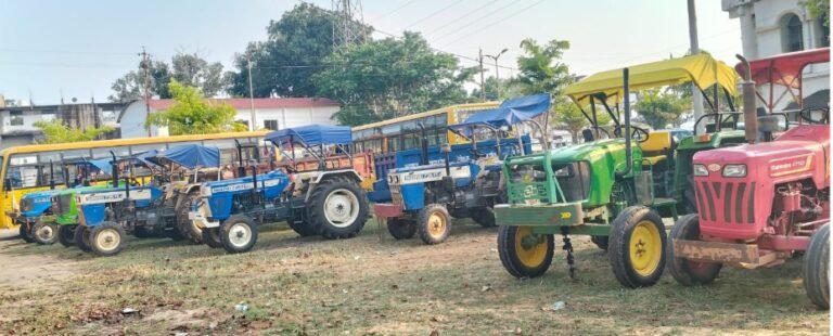 CG News: रेत माफिया पर शिकंजा अवैध उत्खनन में 7 गाड़ियां जब्त, FIR दर्ज