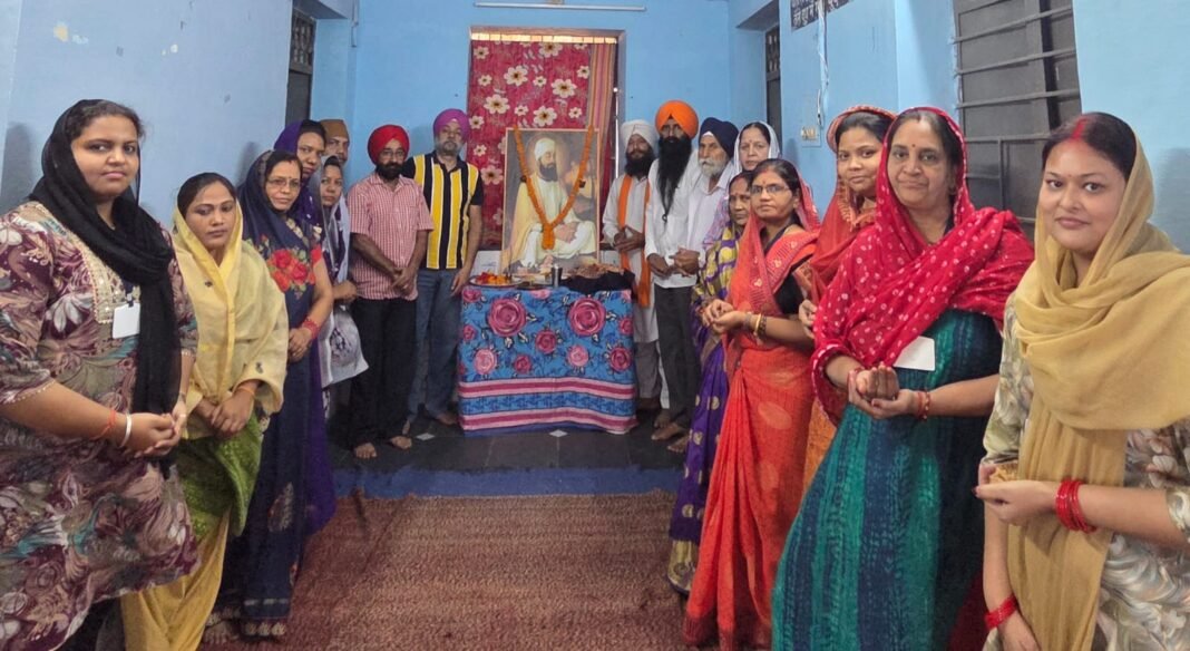 cg news: “भक्तिभाव और श्रद्धा के साथ बच्चों को चॉकलेट वितरित” कर मनाई गई गुरु तेग बहादुर जी की जयंती