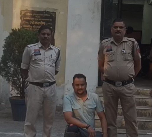 CG CRIME : ऑपरेशन “अंकुश” में ऑनलाइन क्रिकेट सट्टा पर रायगढ़ पुलिस की दो बड़ी कार्रवाई, आईपीएल मैच में बॉल टू बॉल सट्टा लिखते 2 आरोपी गिरफ्तार