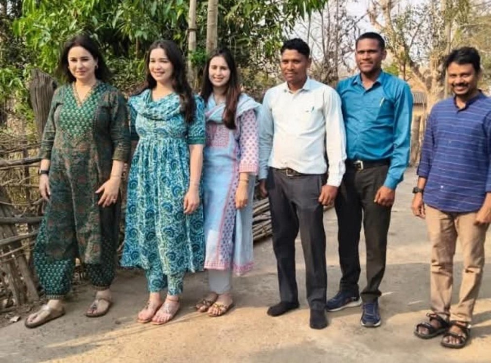 CG NEWS : अचानकमार टाइगर रिजर्व में सचिन तेंदुलकर का परिवार, बैगा बच्चों के स्वास्थ्य-शिक्षा का लिया जायजा