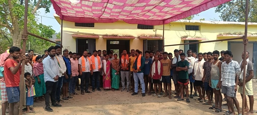 sukma news: सुकमा में “गांव चलो–बस्ती चलो” अभियान की शुरुआत, बूथ स्तर पर हुए कार्यक्रम और ध्वजारोहण