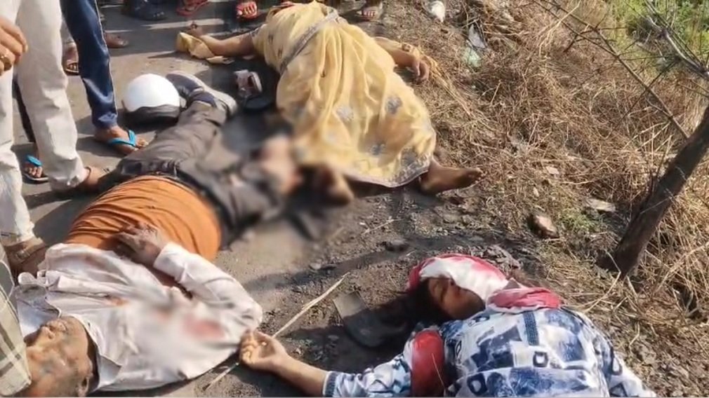 CG Accident News :रायगढ़ में तेज रफ्तार ट्रेलर का कहर, बाइक सवार दो की मौत, एक गंभीर घायल