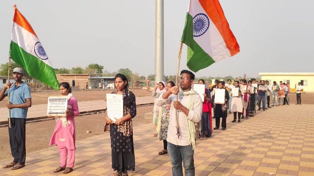 CG NEWS: डीएड अभ्यर्थियों का अनशन 112वें दिन, बेडकर जयंती पर निकाली संविधान रैली को गेट पर ही पुलिस ने रोका