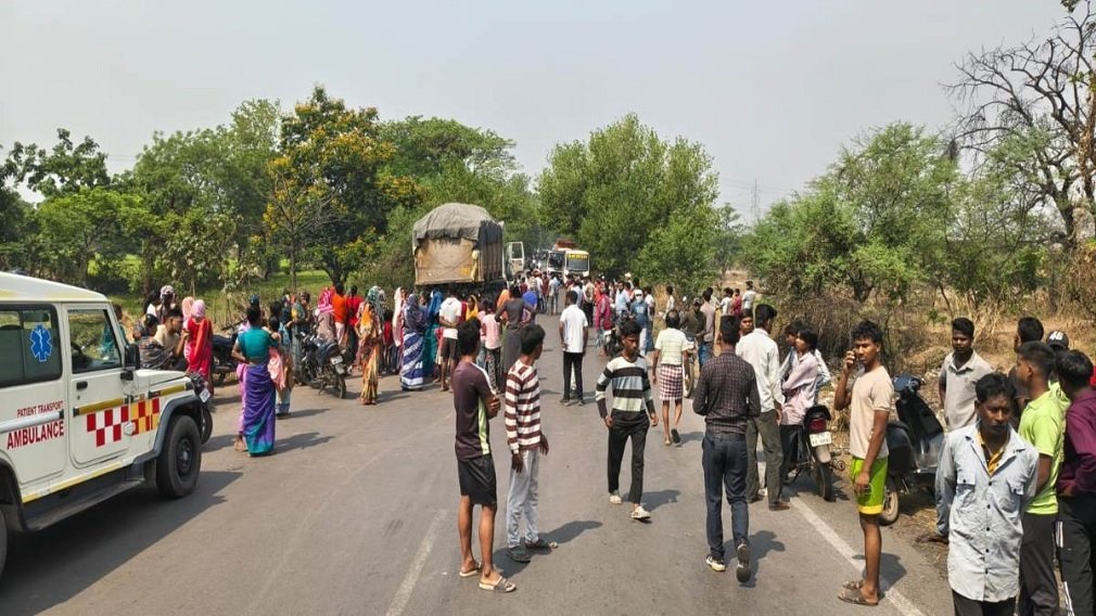 CG ACCIDENT : रायगढ़ हादसा: ट्रेलर की टक्कर से महिला की मौत, परिजनों समेत ग्रामीणों का चक्काजाम