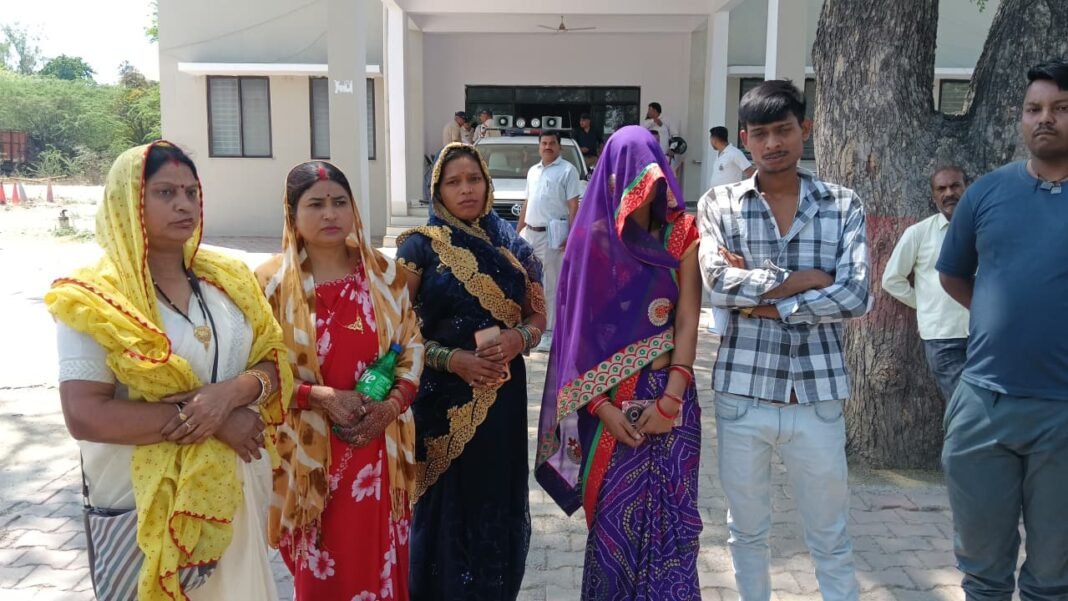 MP News: रानीतालाब में महिलाओं से हथियार दिखाकर लूट, शहडोल से मायके आई थीं पीड़िता